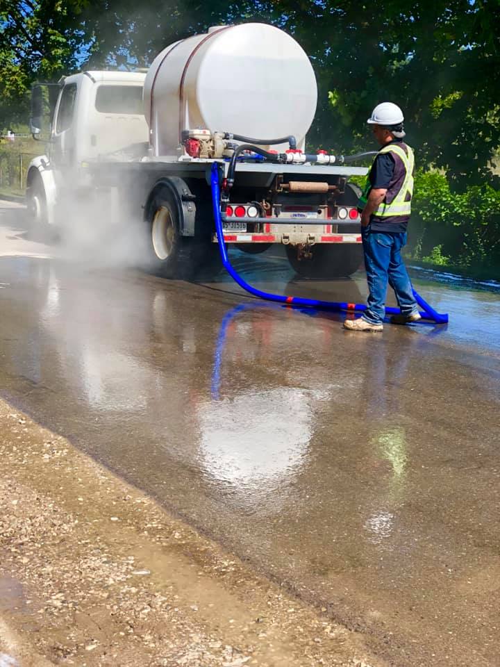 Lignosulfonate road dust control