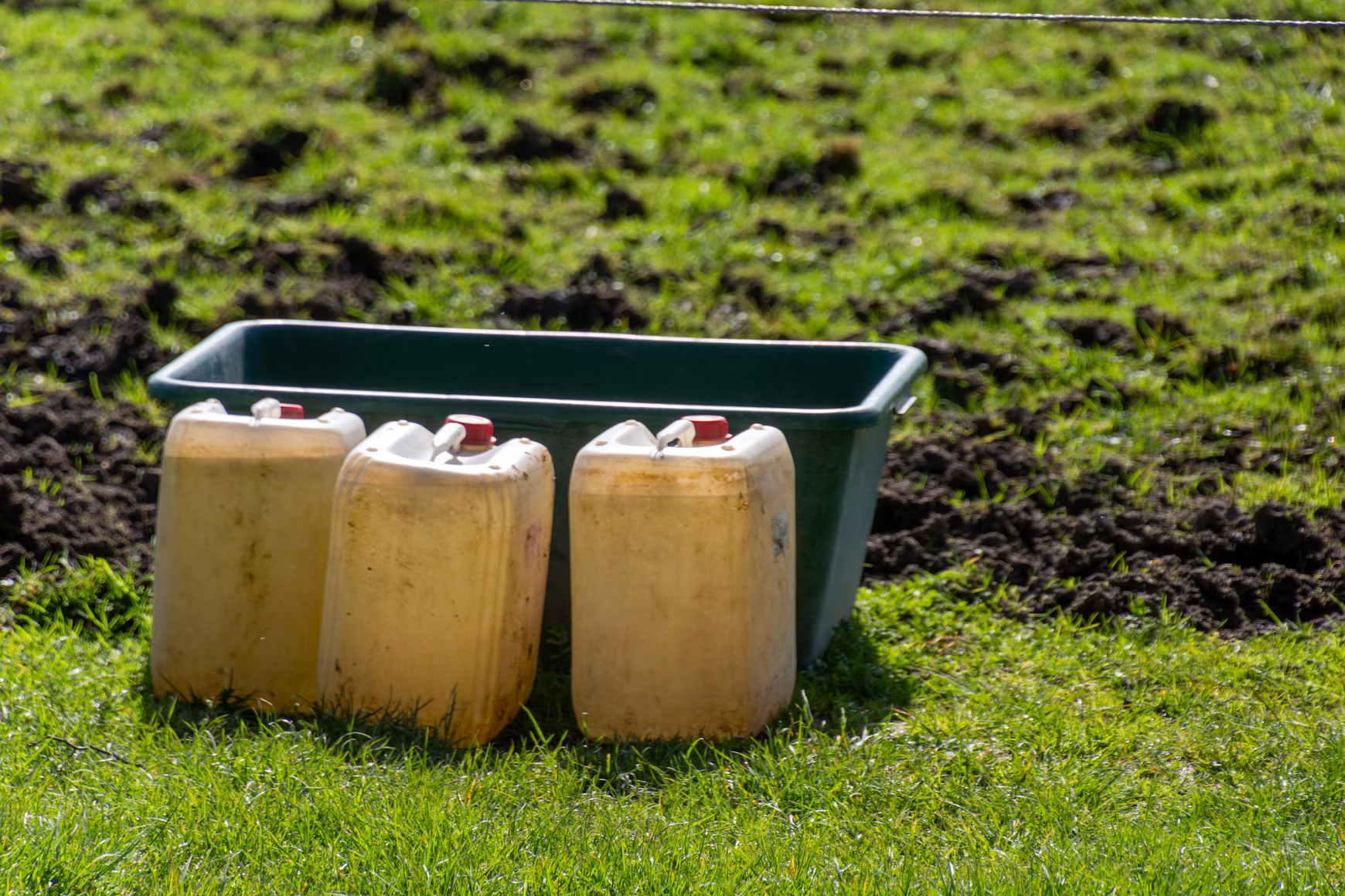 Lignosulfonate works as a liquid soil conditioner